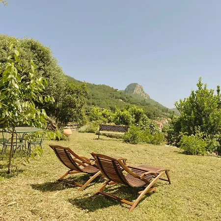 La Sbilenca Casa Indipendente Con Ampio Giardino