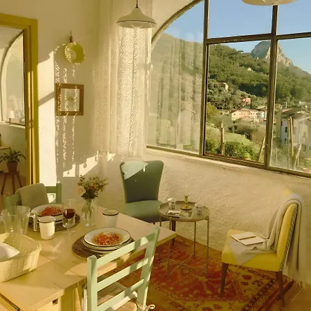 La Sbilenca E La Sbilenchina - Calice Ligure, Vicino Finale Ligure *